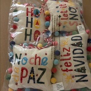 Wondershop Feliz Navidad Noche de Paz HO HO Ho Ornaments